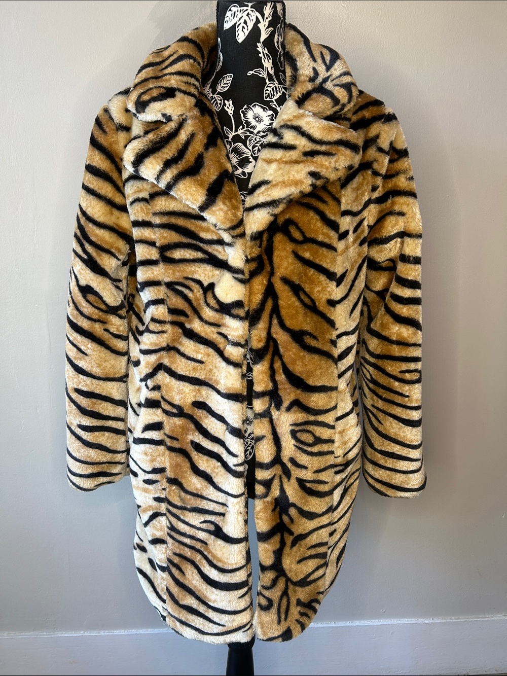 QED London Tiger Faux Fur Coat Jacket Black Tan Women 6 Small